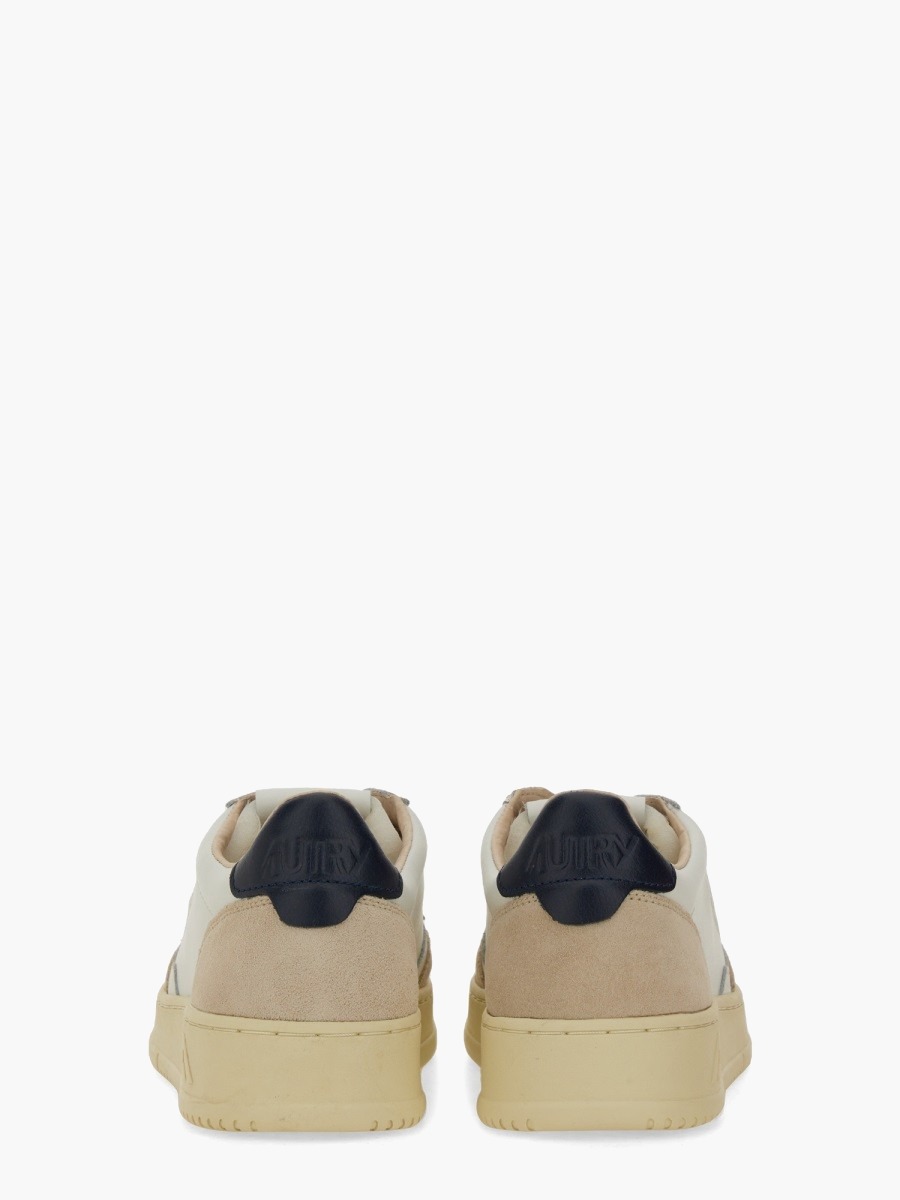 nanito_source_url:https://nokinstyle.com/2330104/medalist-low-sneaker.jpg
