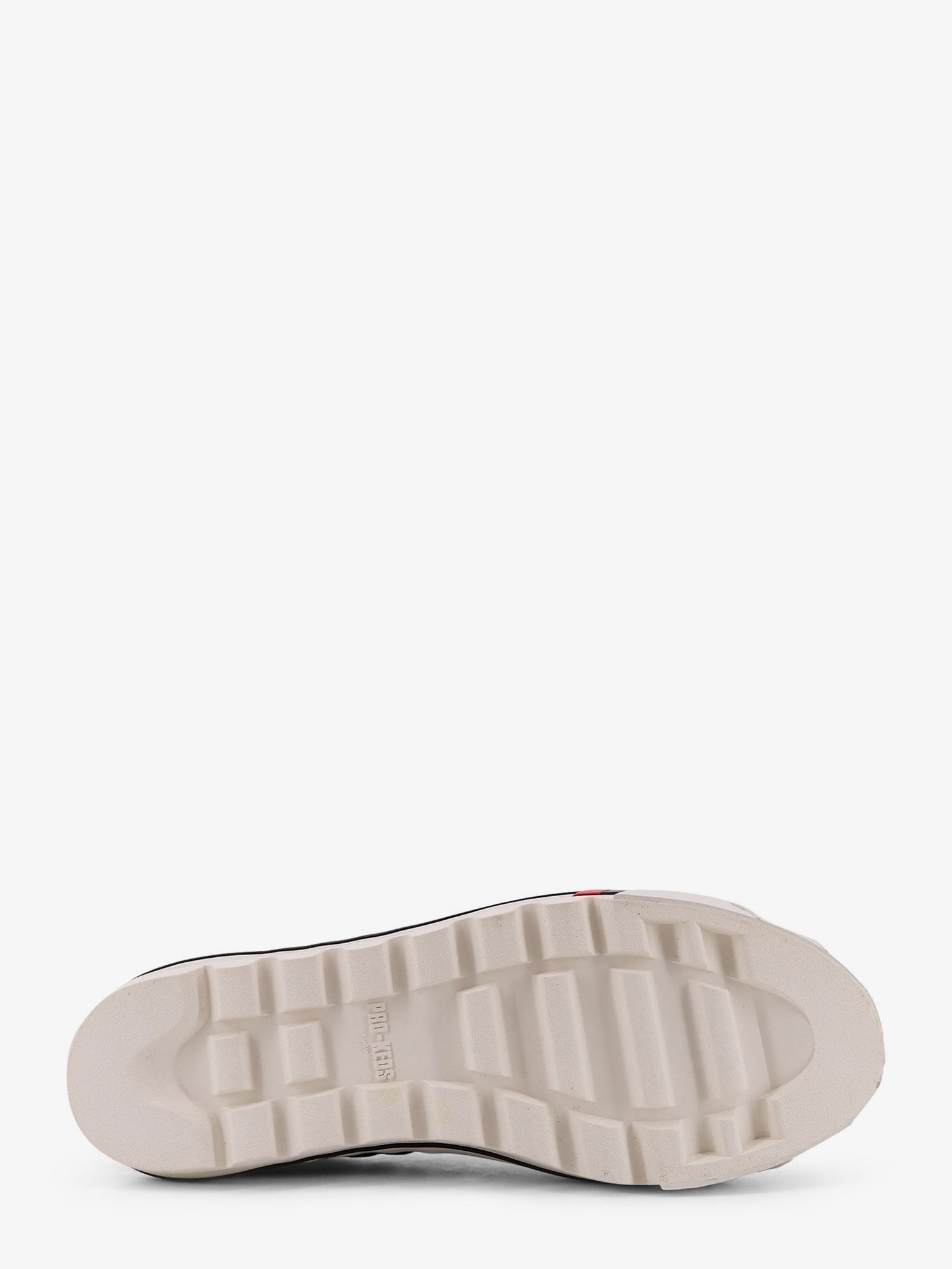 nanito_source_url:https://nokinstyle.com/2402823/royal-intrepid-canvas-sneakers.jpg