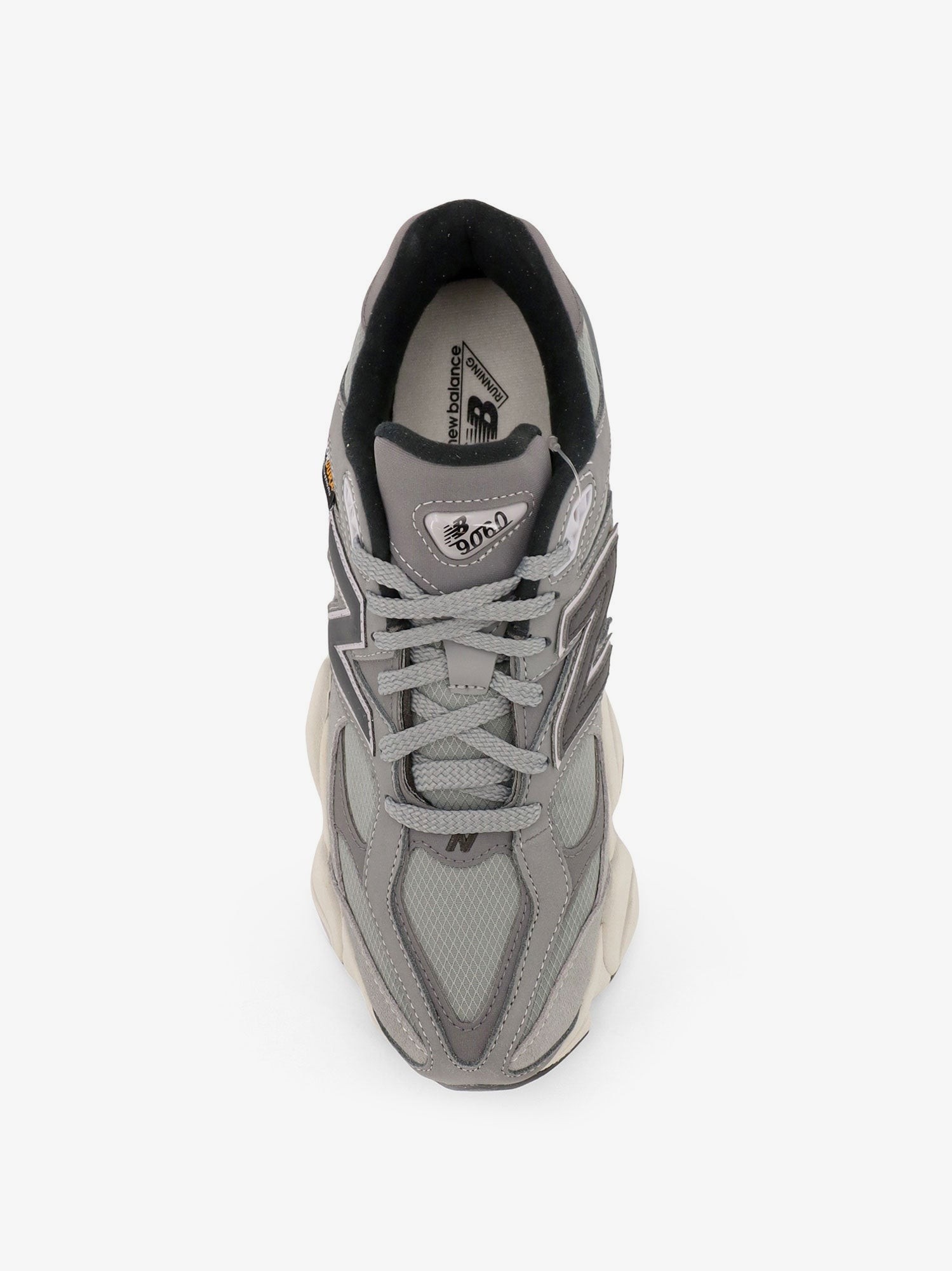 nanito_source_url:https://nokinstyle.com/2407457/9060-low-top-mesh-sneakers.jpg