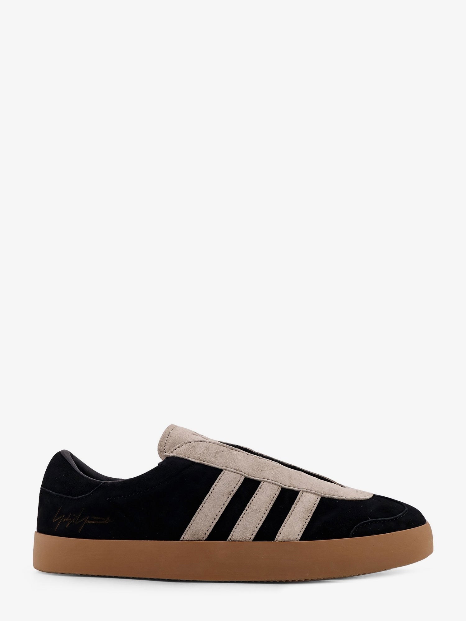 nanito_source_url:https://nokinstyle.com/2398021/y-3-gazelle-suede-sneakers-with-engraved-logo-on-the-side.jpg