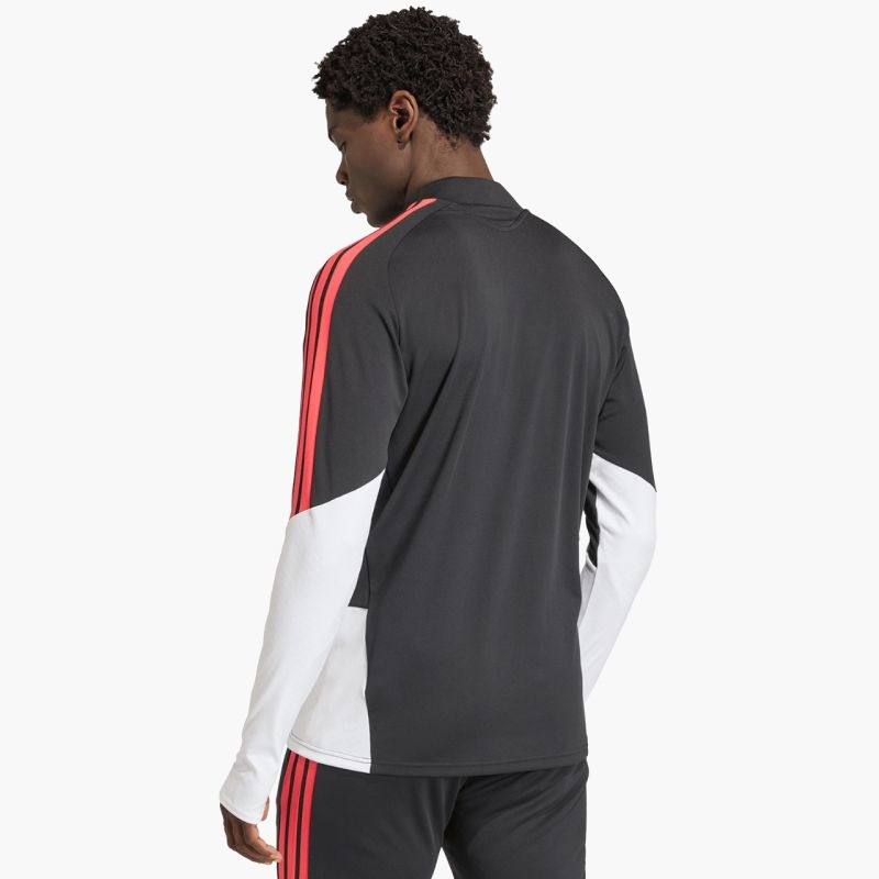 nanito_source_url:https://b2bsportswholesale.net/public/storage/productimages/f1/b9/ac/41/1889103/image/xlarge_clean.jpg
