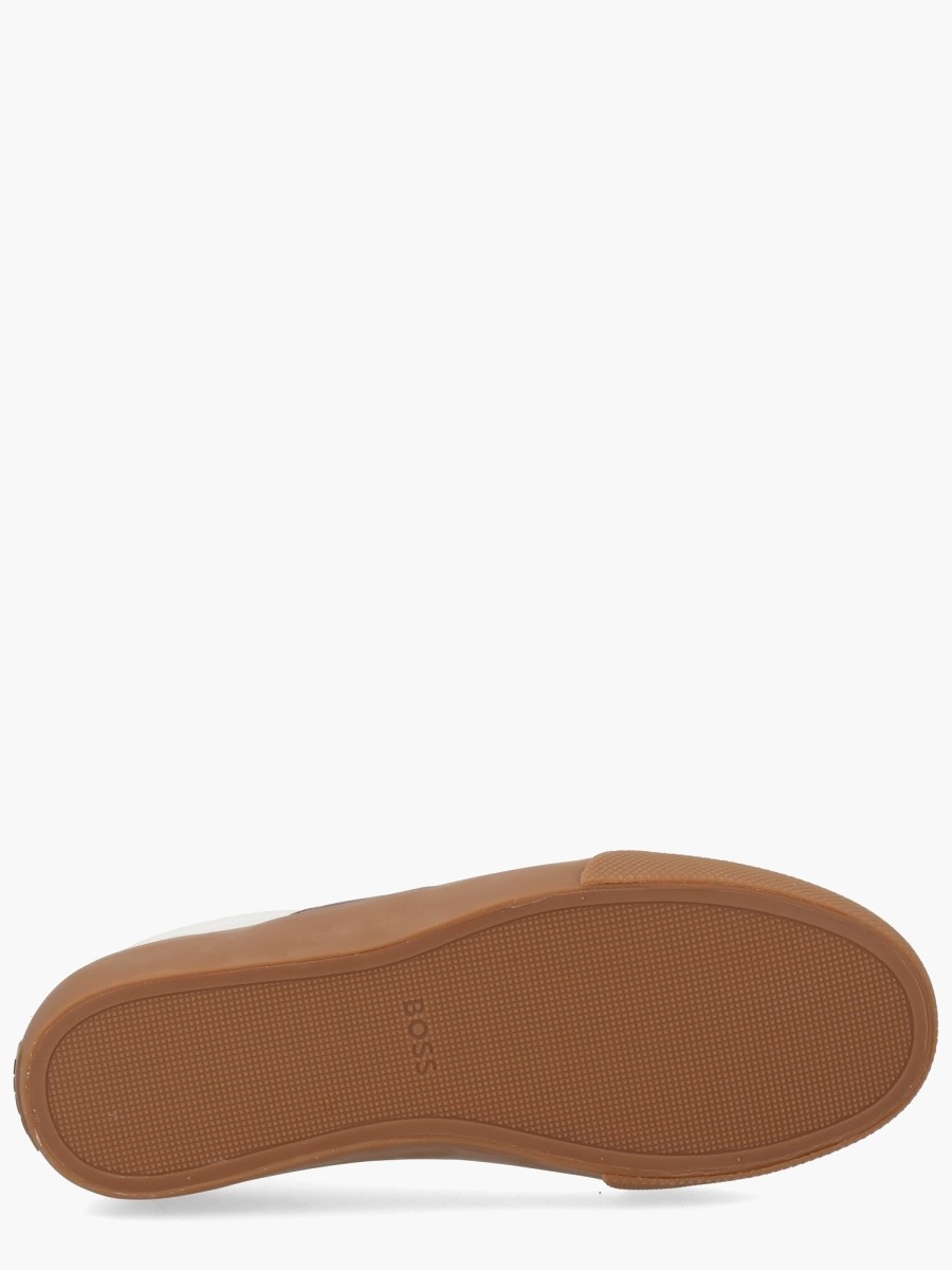 nanito_source_url:https://nokinstyle.com/2342543/sneaker-with-logo.jpg