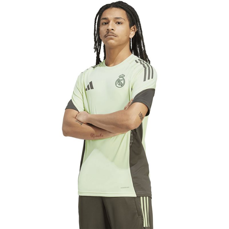 nanito_source_url:https://b2bsportswholesale.net/public/storage/productimages/dd/7c/3b/6f/1546685/image/xlarge_clean.jpg