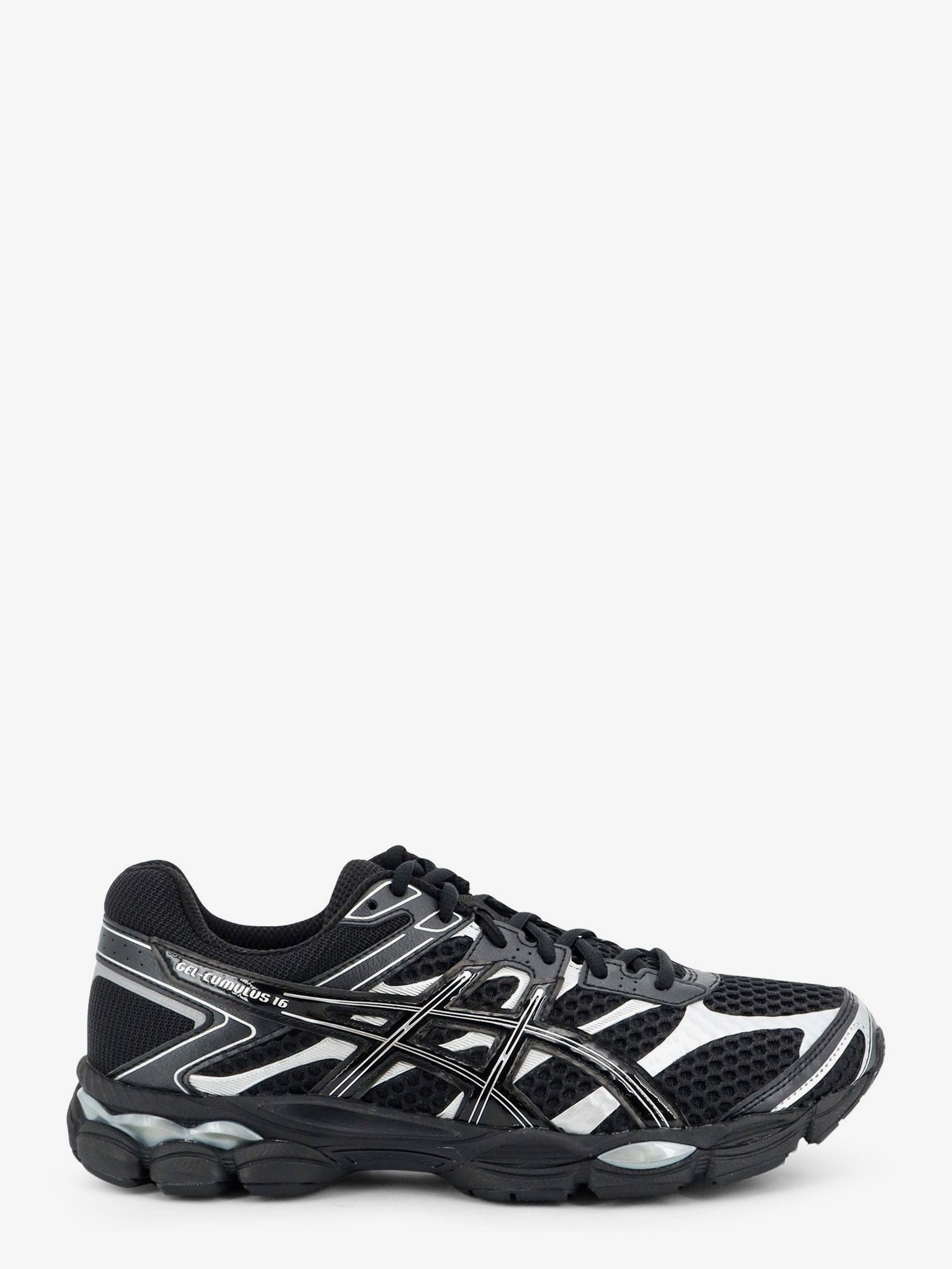 nanito_source_url:https://nokinstyle.com/2440253/gel-cumulus-16-mesh-sneakers-with-contrasting-inserts.jpg