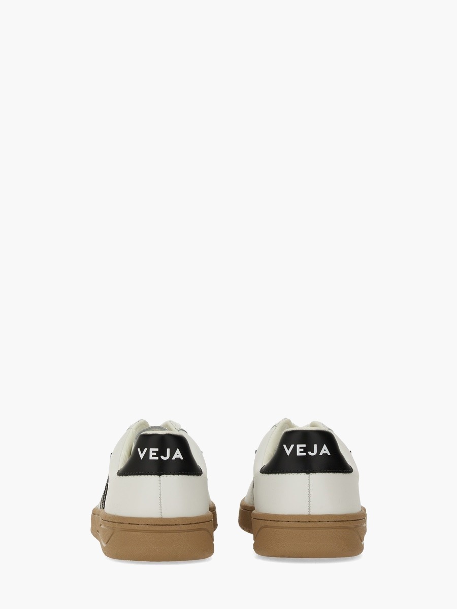 nanito_source_url:https://nokinstyle.com/2348790/sneaker-v-12.jpg