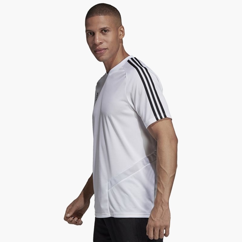nanito_source_url:https://b2bsportswholesale.net/public/storage/productimages/5b/db/c0/09/469500/image/xlarge_clean.jpg