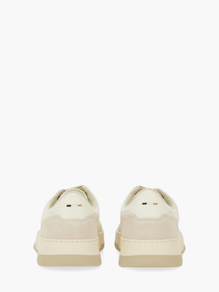 nanito_source_url:https://nokinstyle.com/2365487/baltimore-tenn-sneaker.jpg