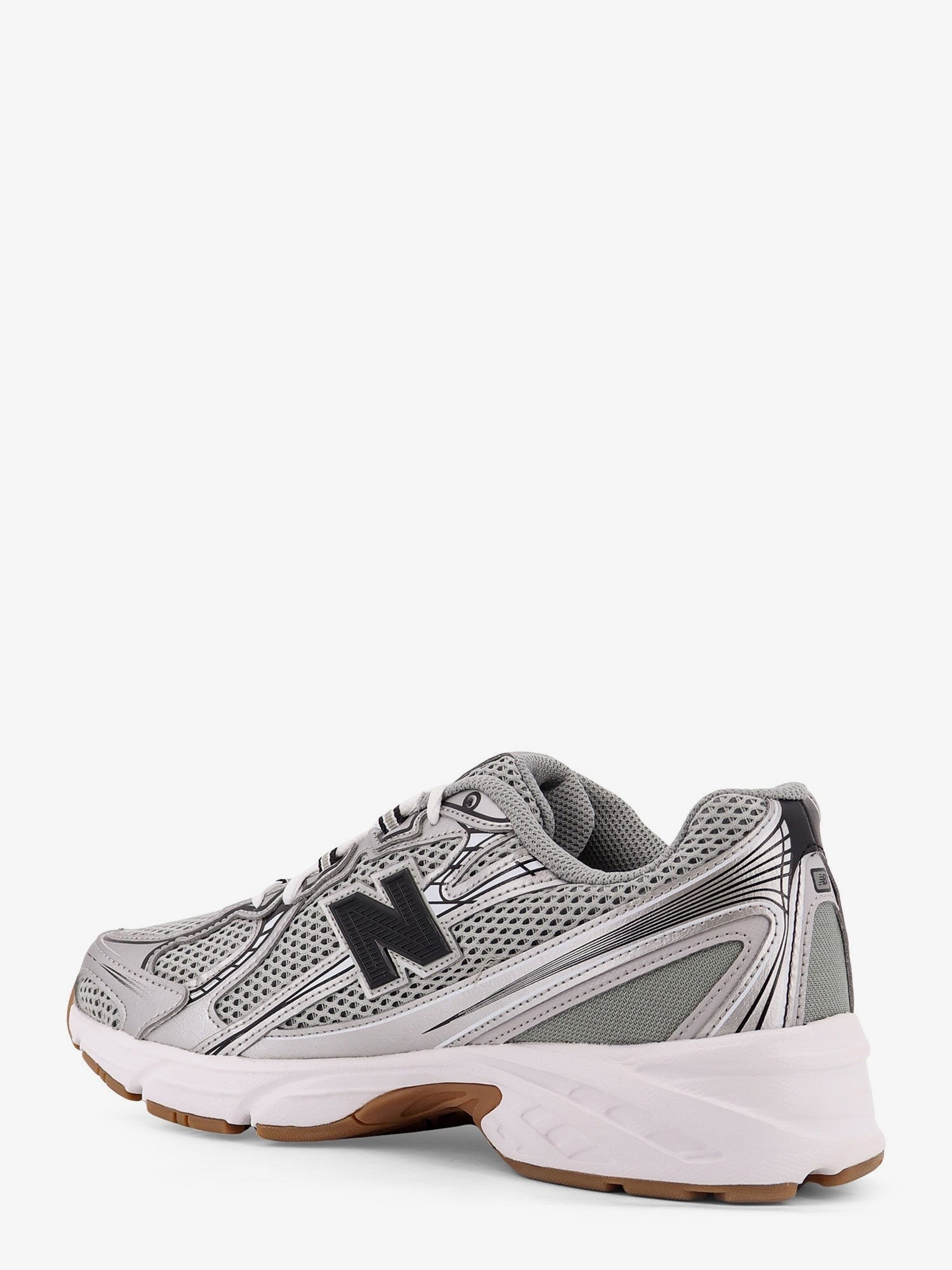nanito_source_url:https://nokinstyle.com/2397764/740-low-top-mesh-sneakers.jpg