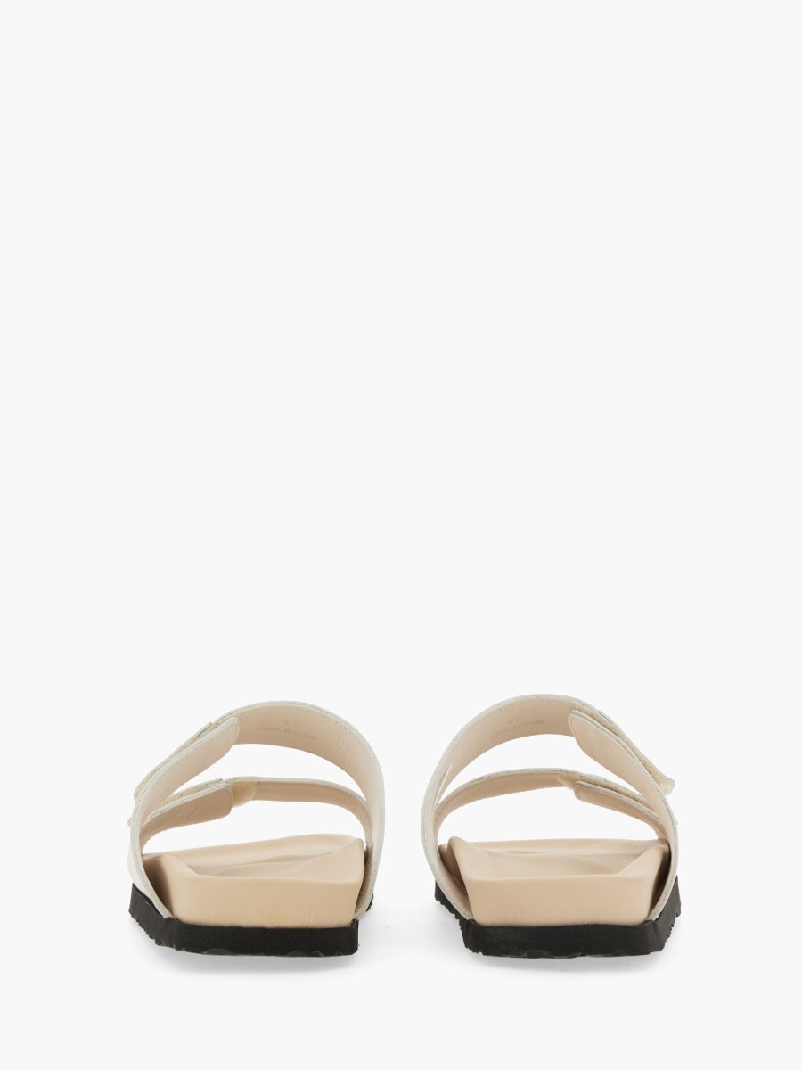 nanito_source_url:https://nokinstyle.com/2358675/sandal-with-logo.jpg