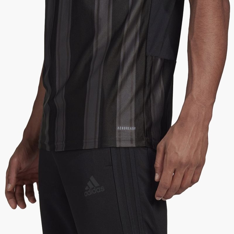 nanito_source_url:https://b2bsportswholesale.net/public/storage/productimages/a0/3f/e4/10/652774/image/xlarge_clean.jpg