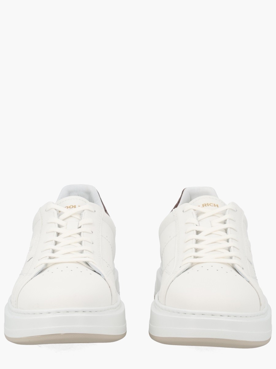 nanito_source_url:https://nokinstyle.com/2422546/sneaker-arrow.jpg