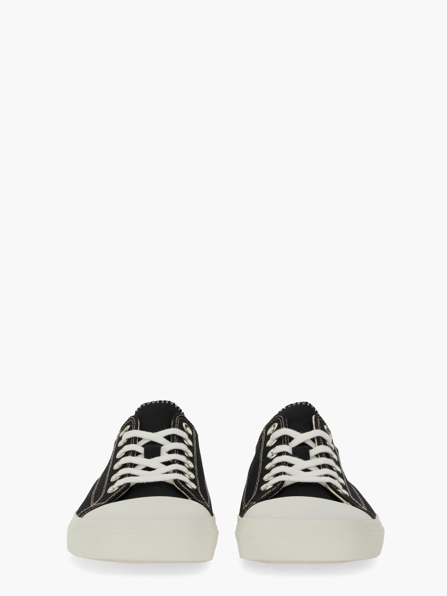 nanito_source_url:https://nokinstyle.com/2384758/sneaker-edge.jpg
