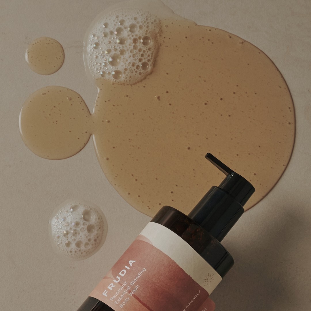 nanito_source_url:https://glowstation.com/wp-content/uploads/FRUDIA-ReProust-Essential-Blending-Body-Wash-Dazzling-8803348048909a.jpg