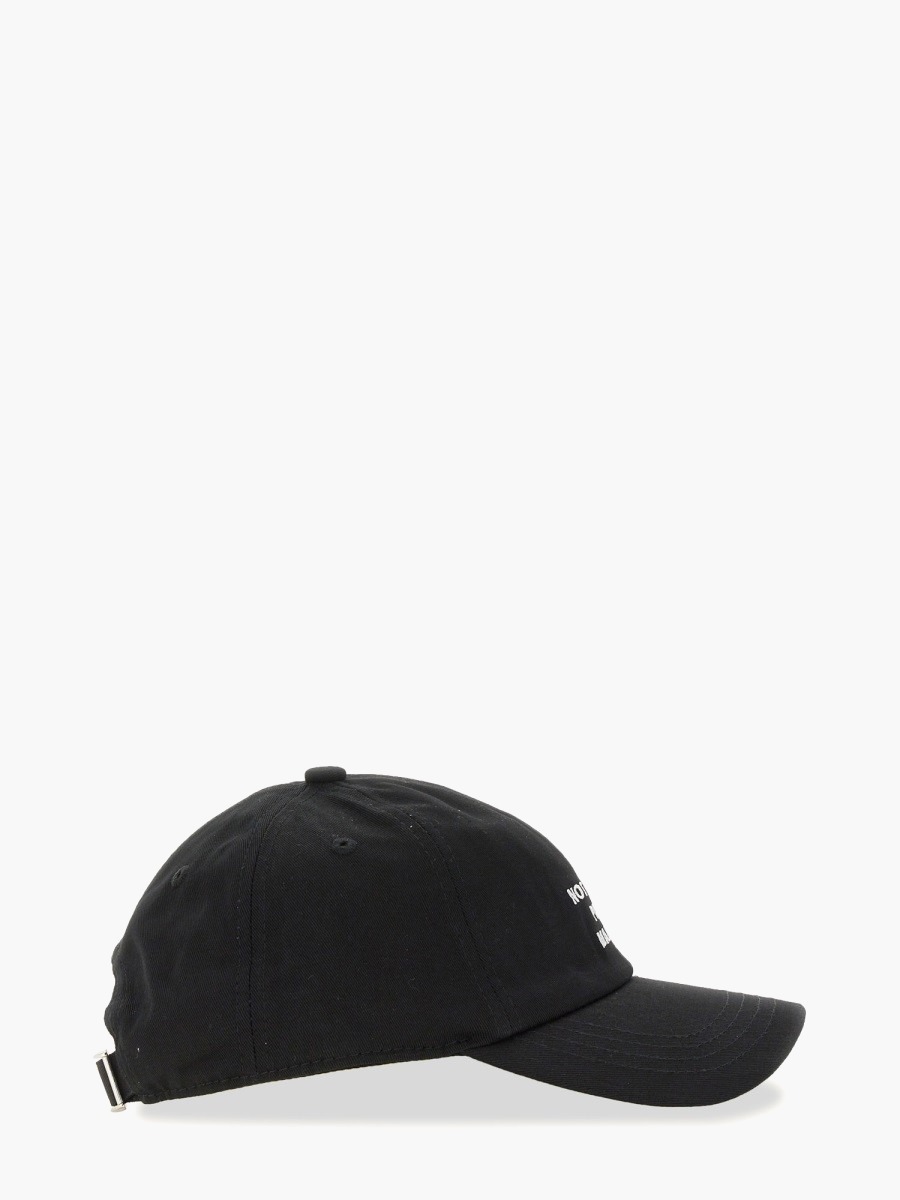 nanito_source_url:https://nokinstyle.com/2326113/baseball-cap.jpg