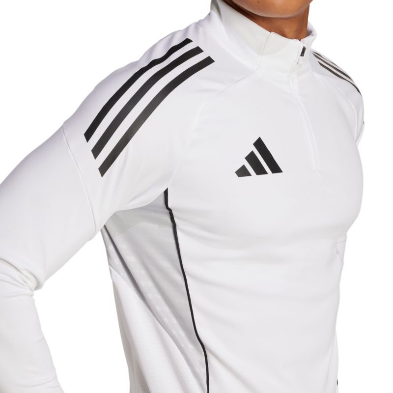 nanito_source_url:https://b2bsportswholesale.net/public/storage/productimages/7b/63/bb/60/1436971/image/xlarge_clean.jpg