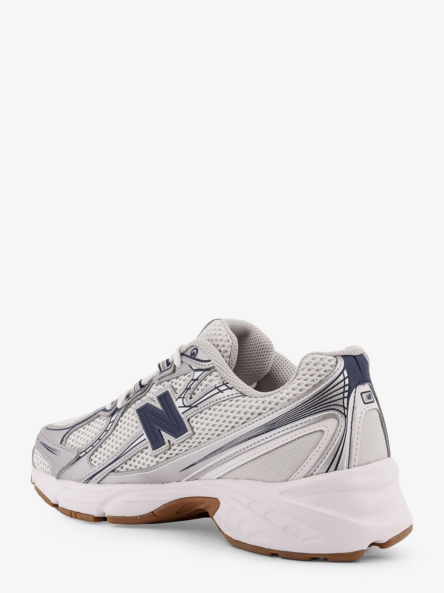 nanito_source_url:https://nokinstyle.com/2408825/740-mesh-low-top-sneakers.jpg