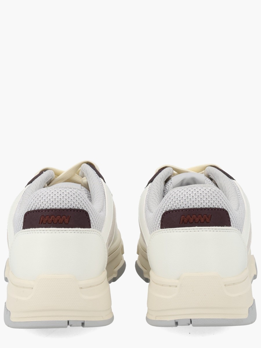 nanito_source_url:https://nokinstyle.com/2342940/yarrow-sneaker.jpg