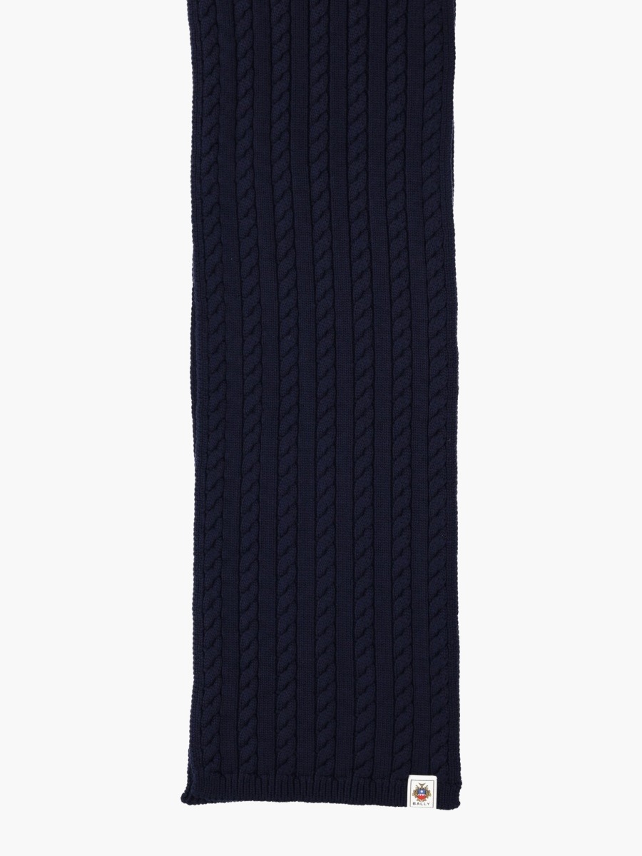 nanito_source_url:https://nokinstyle.com/2365652/wool-scarf.jpg