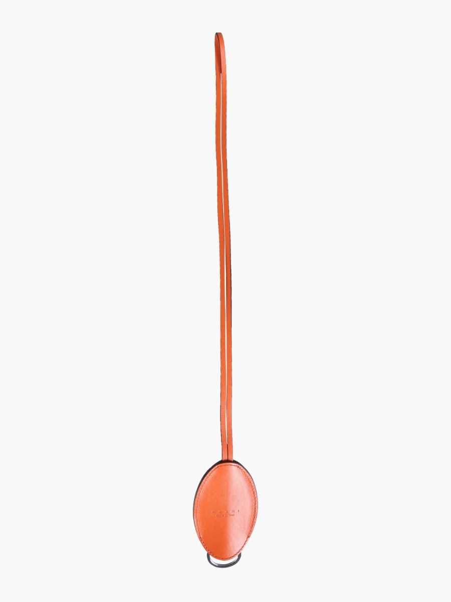 nanito_source_url:https://nokinstyle.com/2350557/key-ring-with-logo-patch.jpg