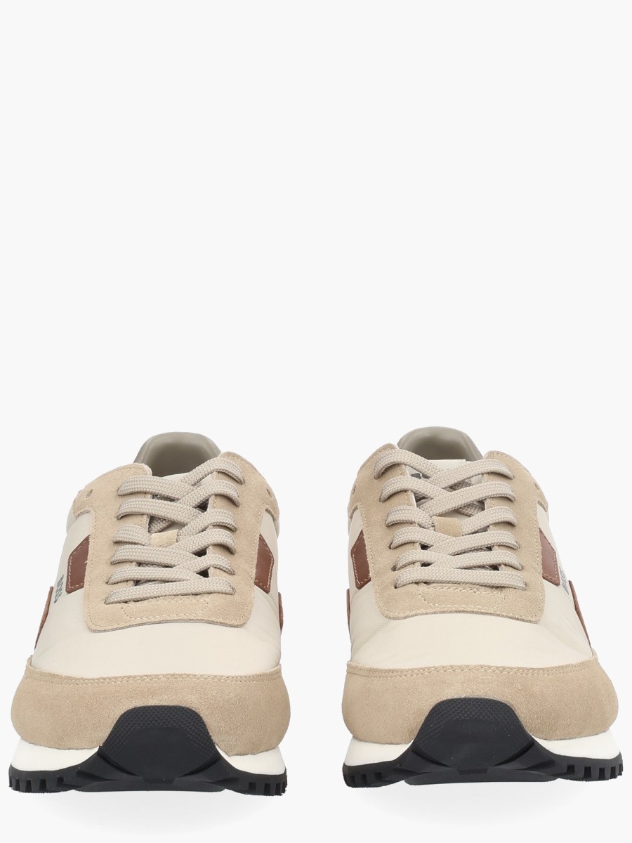 nanito_source_url:https://nokinstyle.com/2371876/parkour-sneaker.jpg