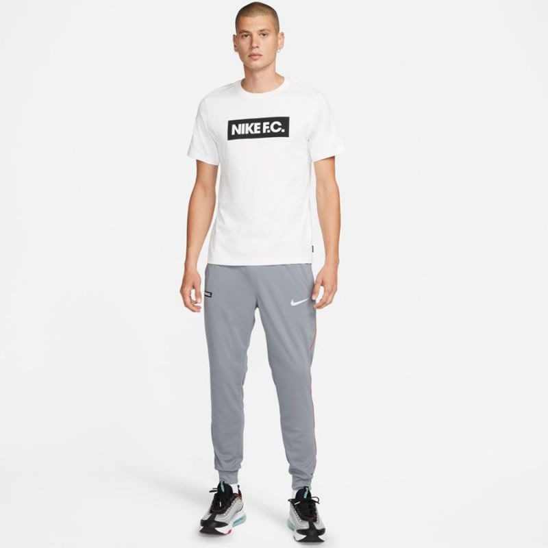 nanito_source_url:https://b2bsportswholesale.net/public/storage/productimages/e4/e9/04/87/835594/image/xlarge_clean.jpg