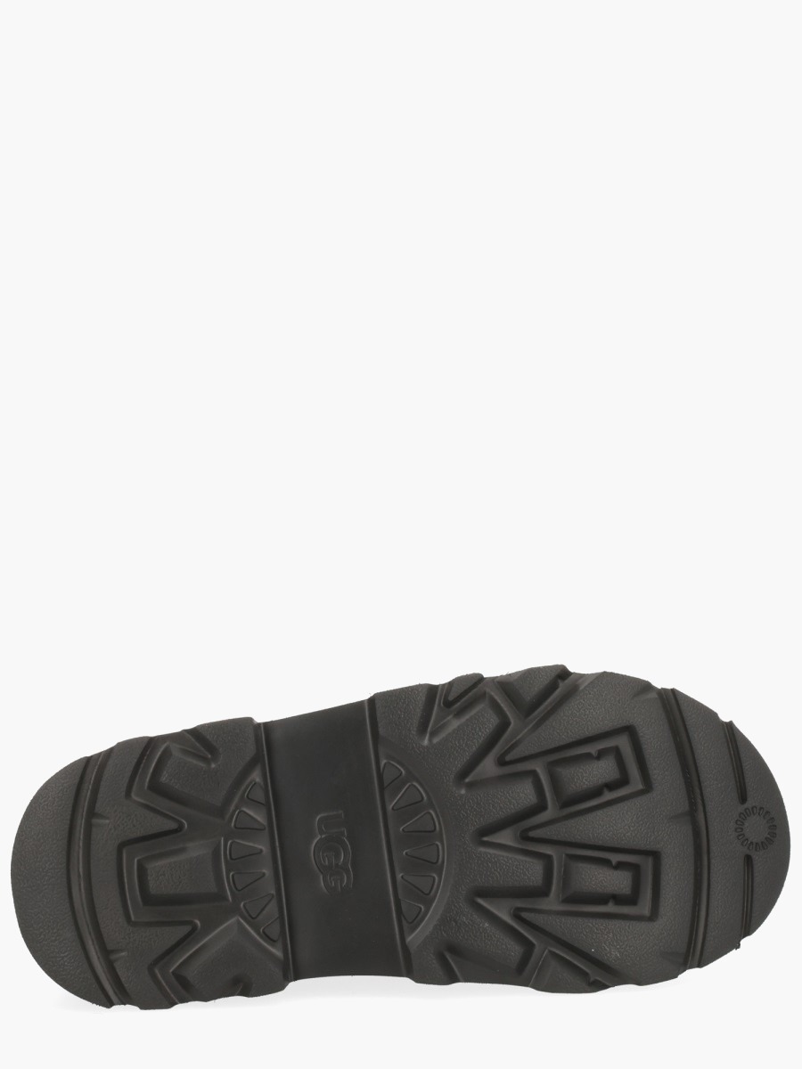 nanito_source_url:https://nokinstyle.com/2370982/chelsea-lug-boot.jpg