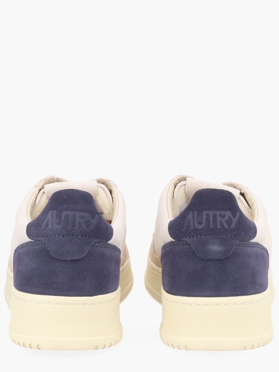 nanito_source_url:https://nokinstyle.com/2331311/medalist-low-sneaker.jpg