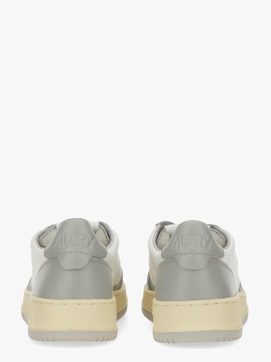 nanito_source_url:https://nokinstyle.com/2336748/medalist-low-sneaker.jpg