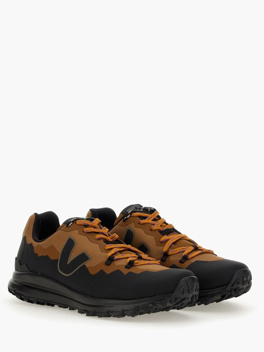 nanito_source_url:https://nokinstyle.com/2348339/fitz-roy-trek-shell-sneaker.jpg