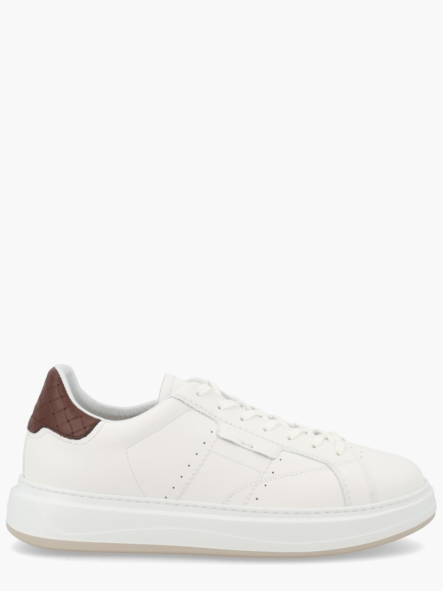 nanito_source_url:https://nokinstyle.com/2422544/sneaker-arrow.jpg