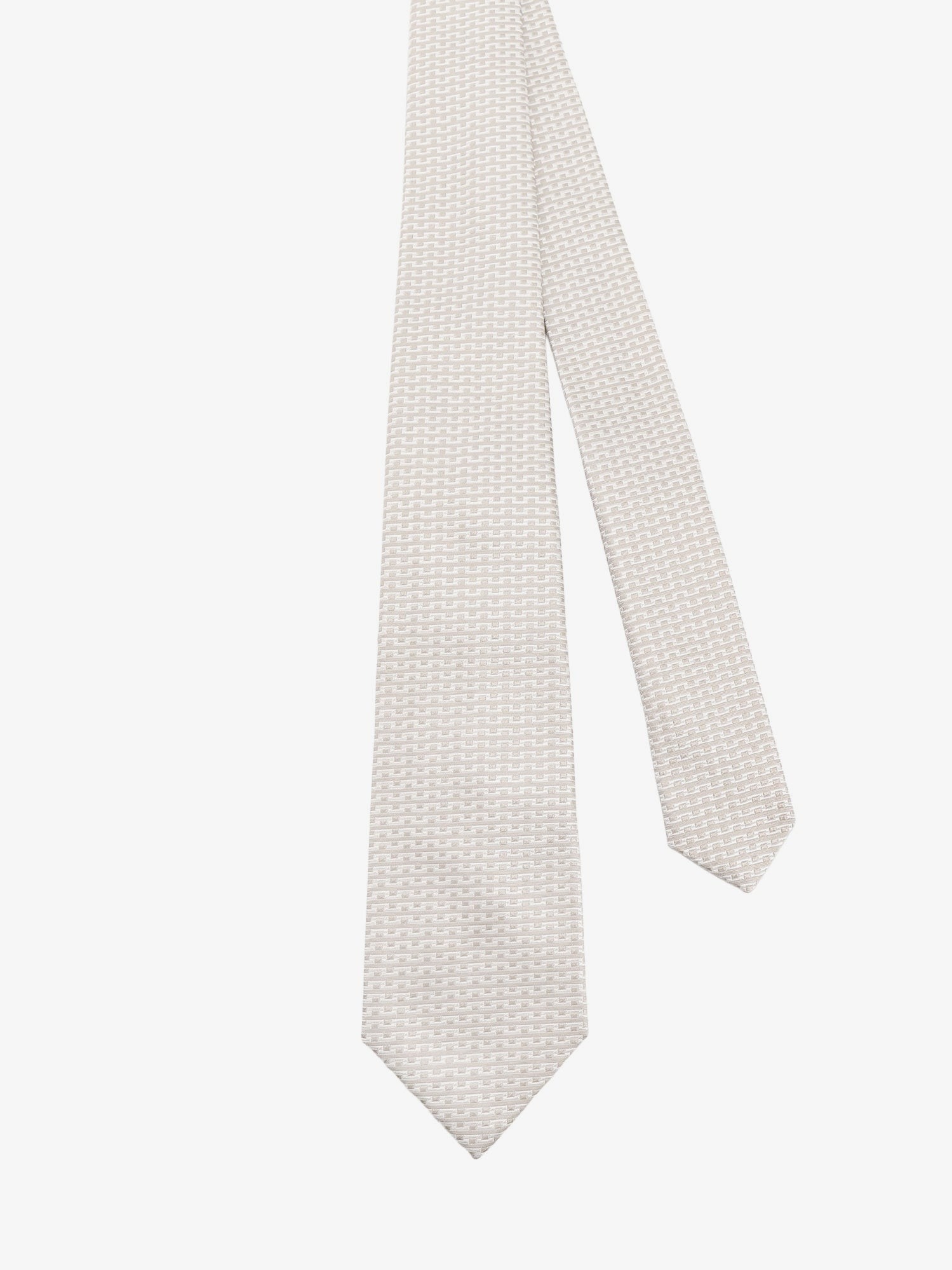 nanito_source_url:https://nokinstyle.com/2390482/silk-tie.jpg