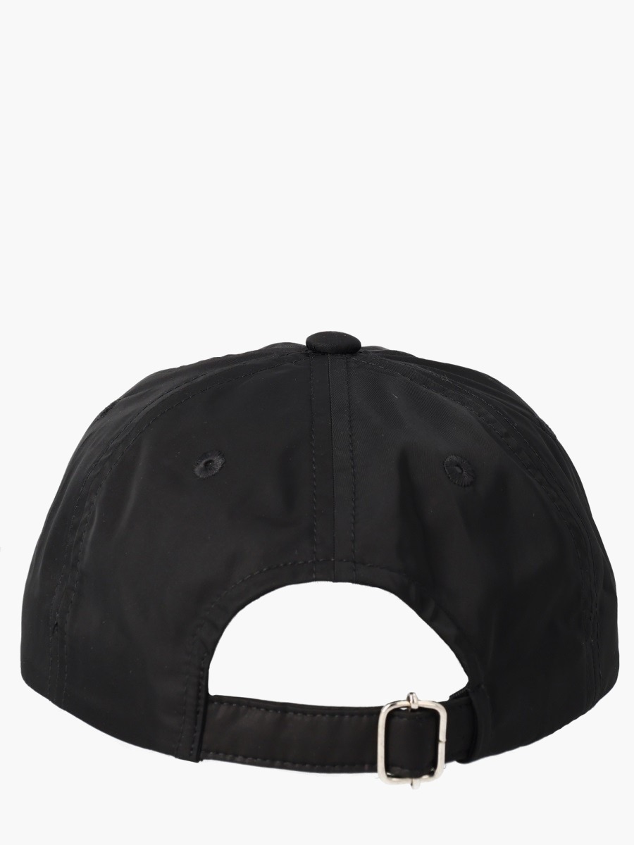 nanito_source_url:https://nokinstyle.com/2336380/baseball-hat-with-logo.jpg