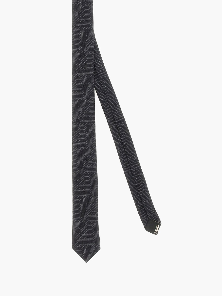 nanito_source_url:https://nokinstyle.com/2322928/wool-tie.jpg
