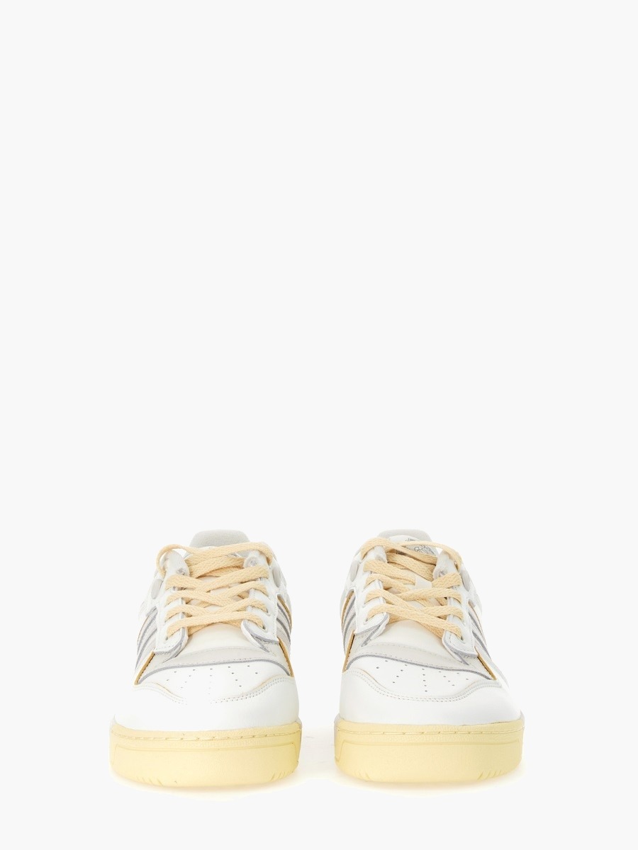nanito_source_url:https://nokinstyle.com/2356873/sneaker-rivalry-low-86.jpg