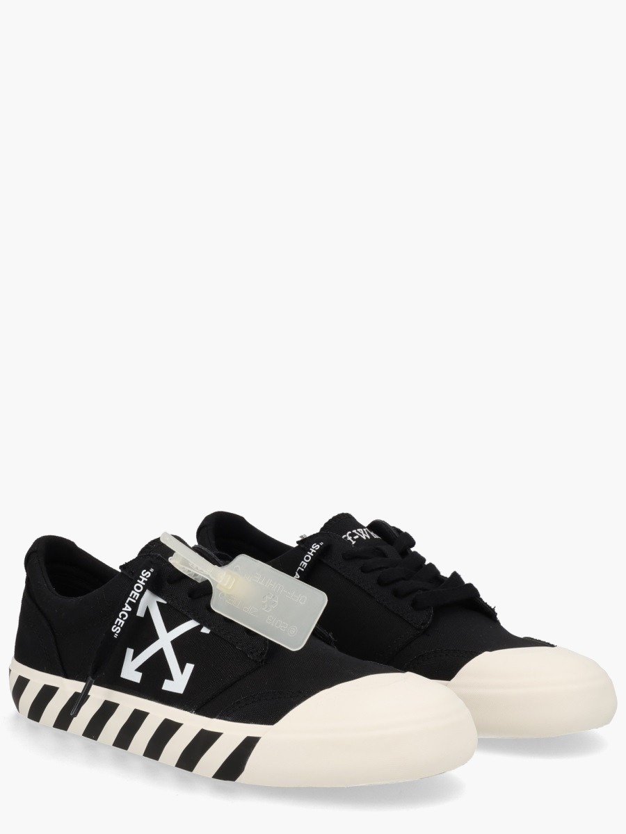 nanito_source_url:https://nokinstyle.com/2413138/sneaker-vulc-undercut.jpg