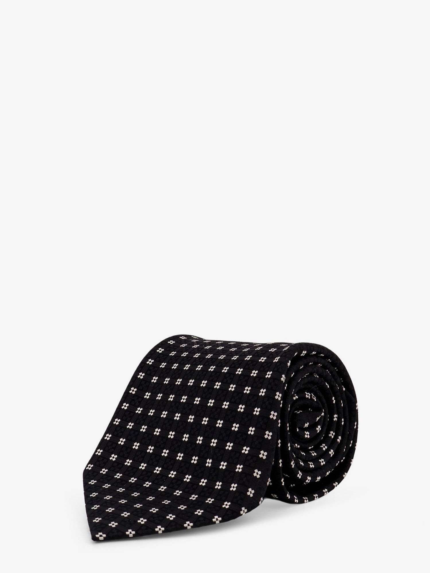 nanito_source_url:https://nokinstyle.com/2402227/silk-tie.jpg