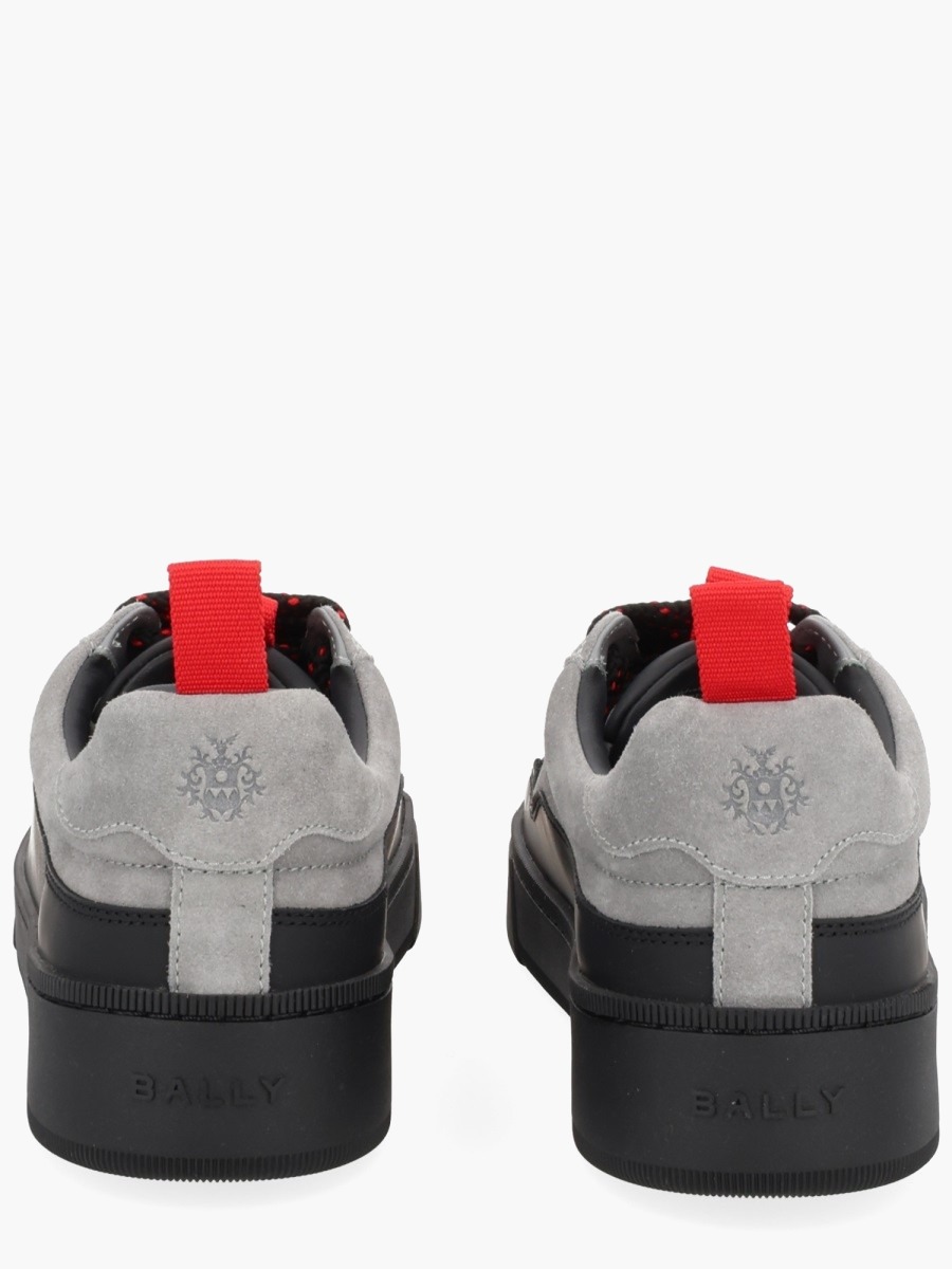 nanito_source_url:https://nokinstyle.com/2365776/sneaker-rossy.jpg