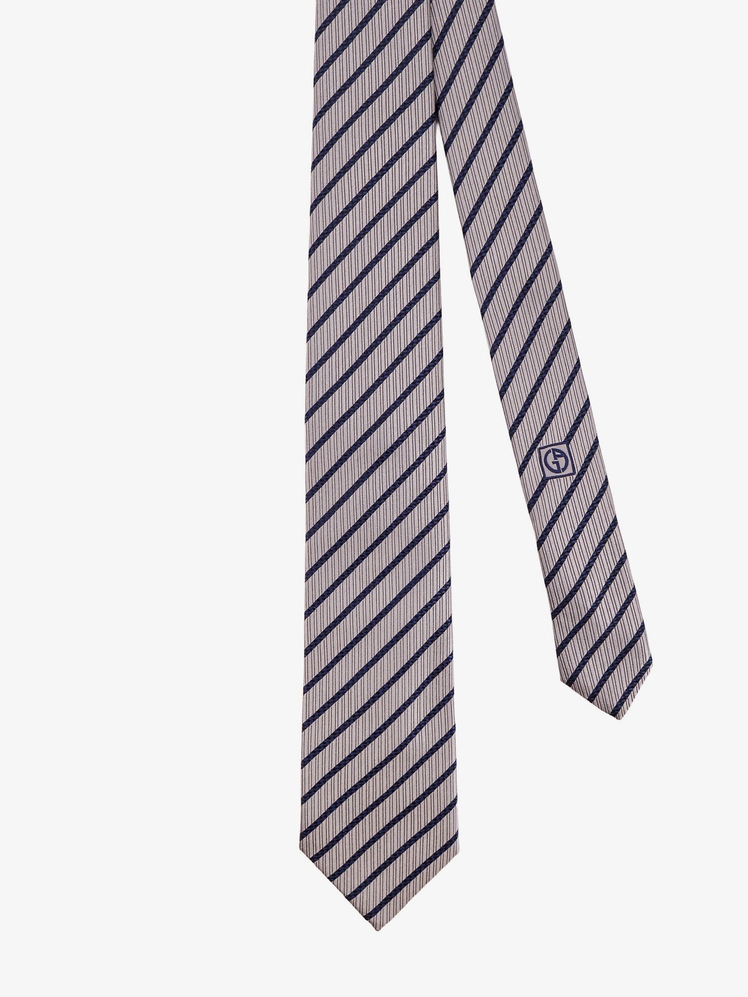 nanito_source_url:https://nokinstyle.com/2401129/silk-tie.jpg