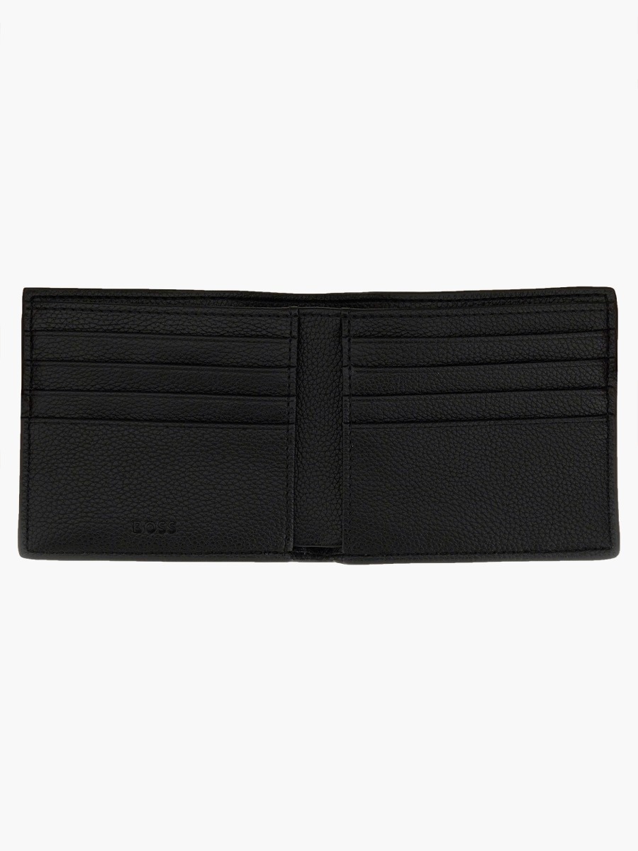 nanito_source_url:https://nokinstyle.com/2342340/bi-fold-wallet.jpg