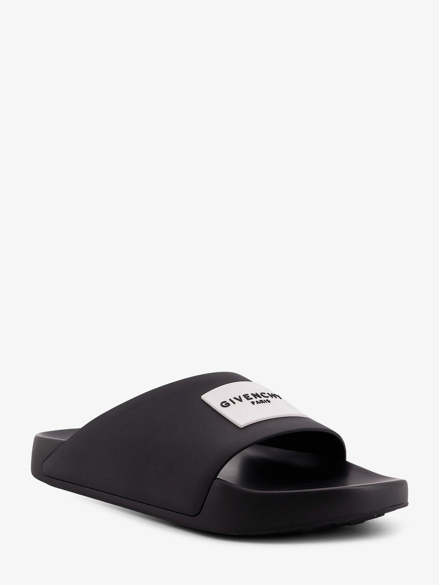 nanito_source_url:https://nokinstyle.com/2421671/rubber-slide-with-logo-lettering-patch.jpg