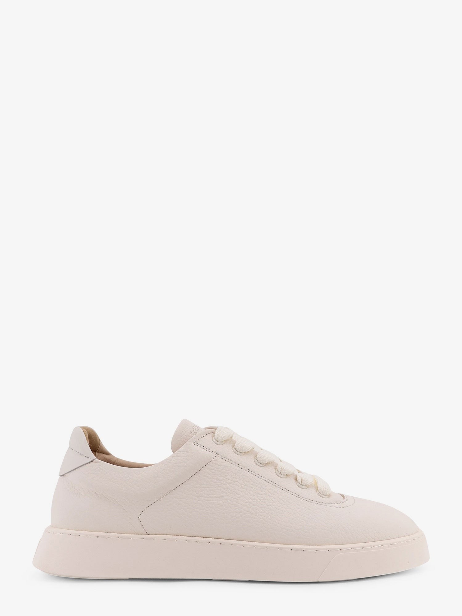 nanito_source_url:https://nokinstyle.com/2396991/the-cassetta-leather-sneakers.jpg