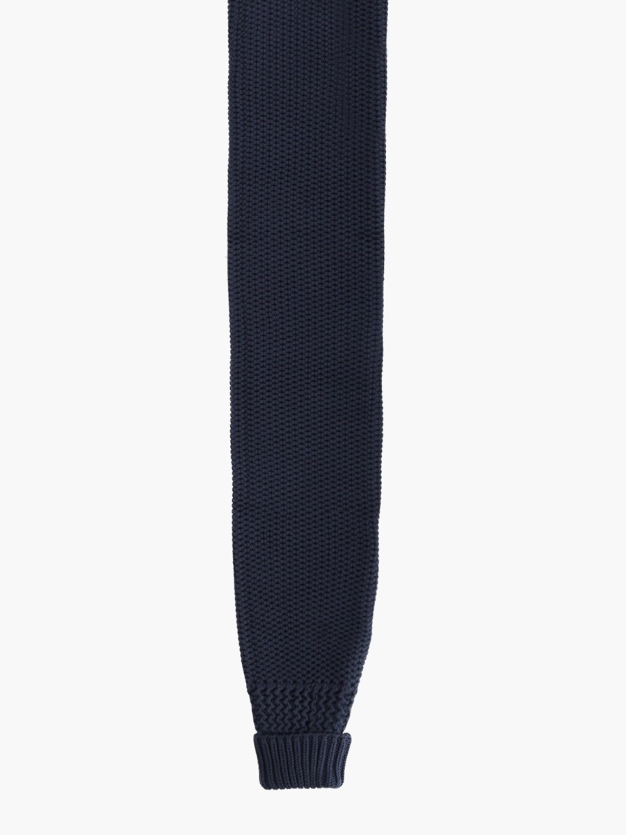 nanito_source_url:https://nokinstyle.com/2375995/sleeve-scarf.jpg