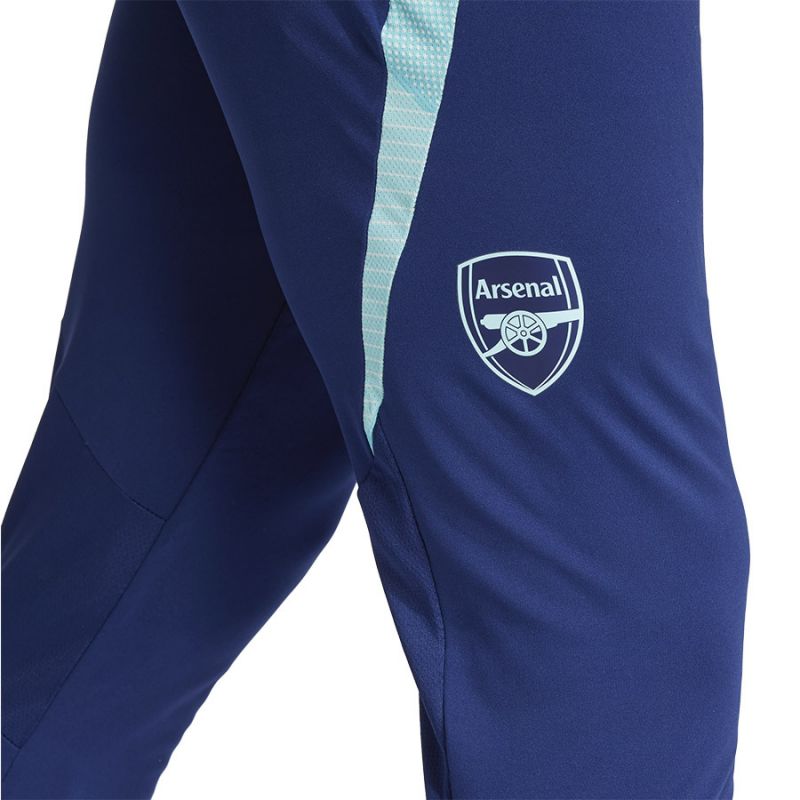 nanito_source_url:https://b2bsportswholesale.net/public/storage/productimages/c6/d3/fc/f8/1250522/image/xlarge_clean.jpg