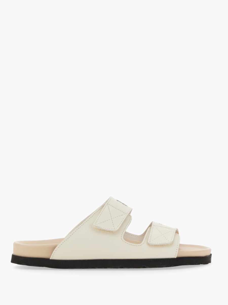 nanito_source_url:https://nokinstyle.com/2358673/sandal-with-logo.jpg