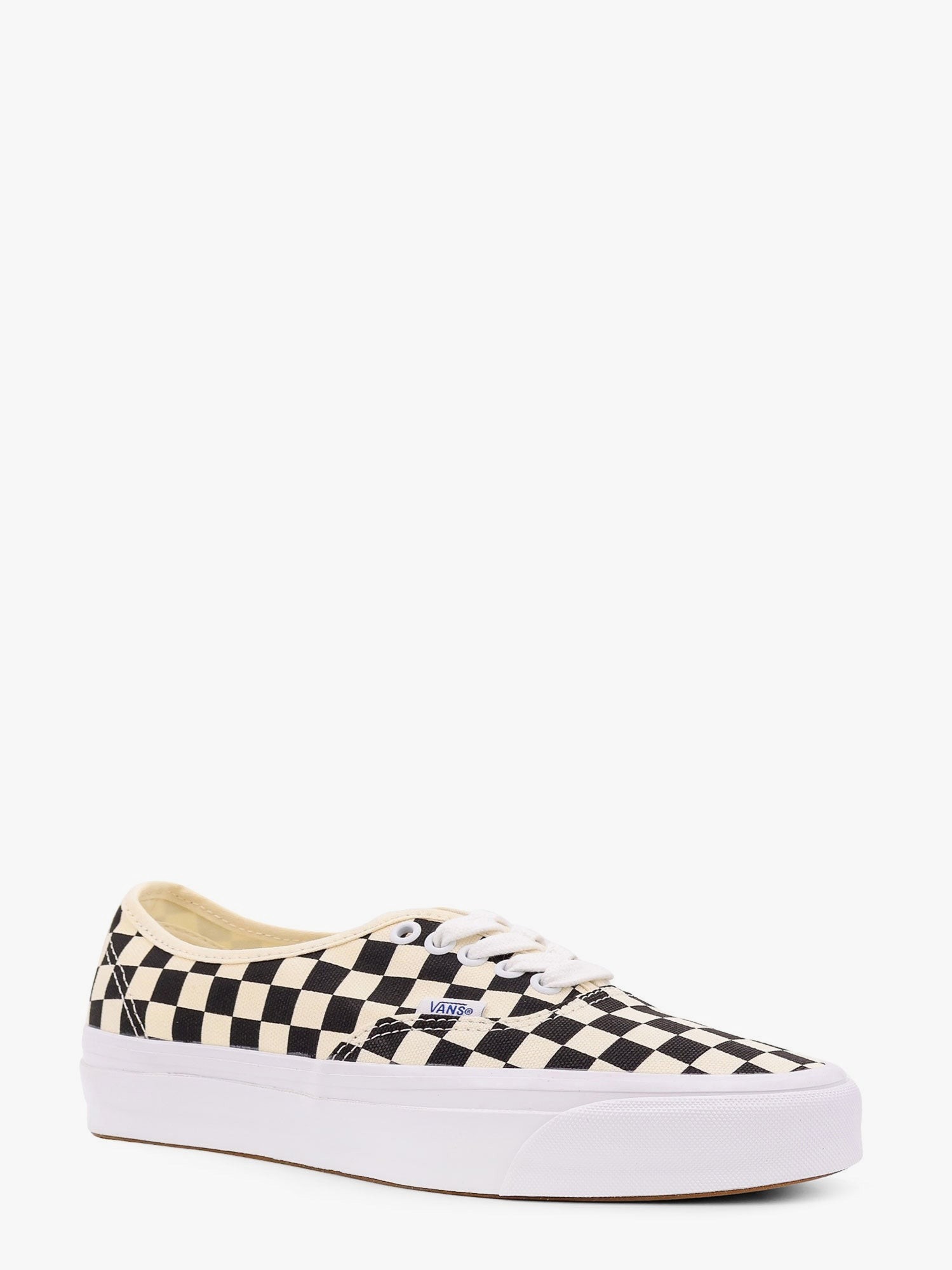 nanito_source_url:https://nokinstyle.com/2423279/lx-authentic-reissue-sneakers.jpg