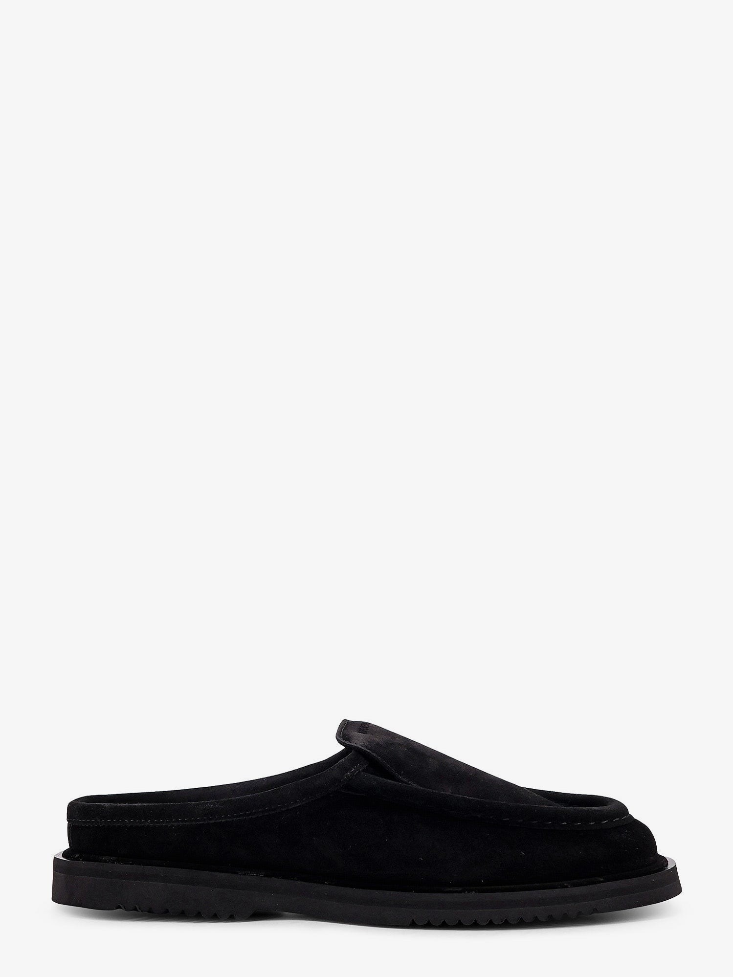 nanito_source_url:https://nokinstyle.com/2397307/the-canoa-resort-suede-sabot.jpg