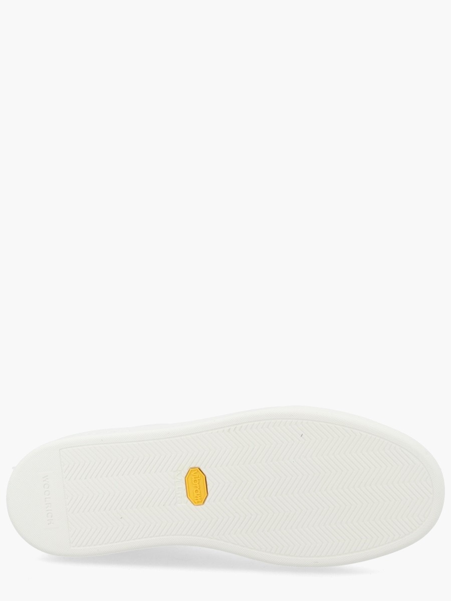 nanito_source_url:https://nokinstyle.com/2422561/sneaker-classic-court.jpg