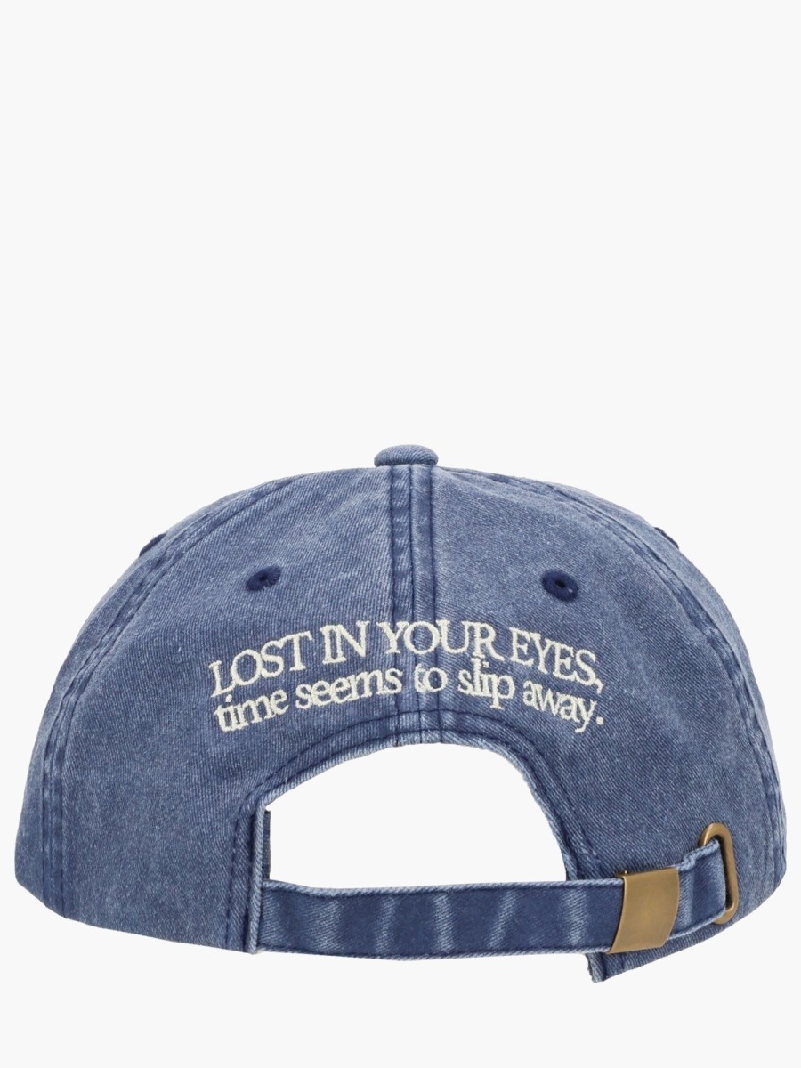 nanito_source_url:https://nokinstyle.com/2331855/baseball-cap-with-embroidery.jpg