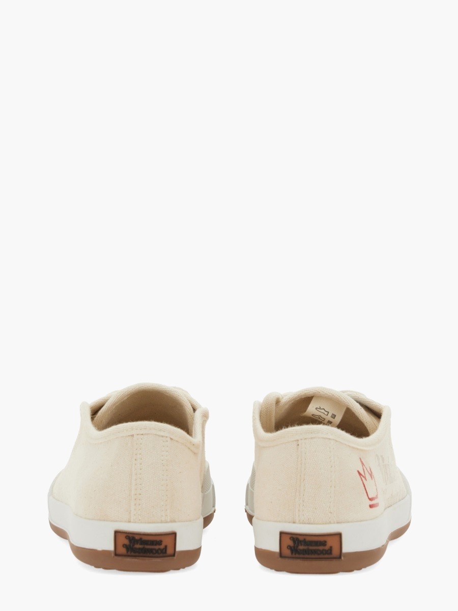 nanito_source_url:https://nokinstyle.com/2321088/animal-gym-sneaker.jpg