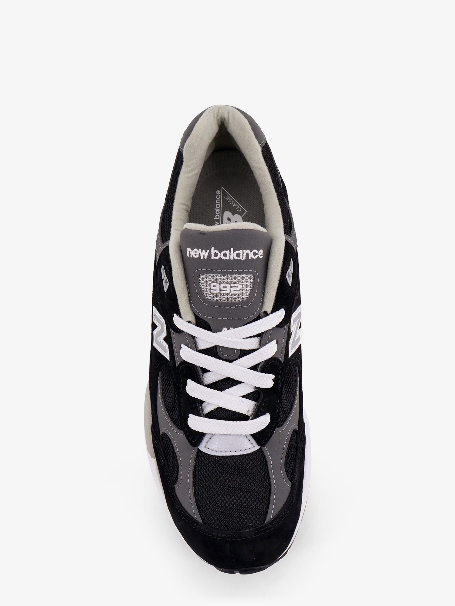 nanito_source_url:https://nokinstyle.com/2426894/mesh-and-suede-u992bk-sneakers.jpg
